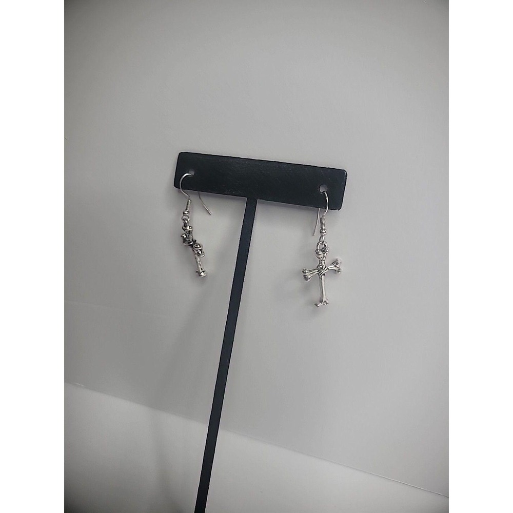 Vintage Silver Tone Cross Earrings Pierced Hooks Womens Jewelry Costume - Picture 7 of 7